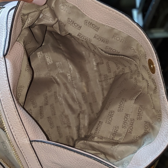 Michael Kors Leighton Large Shoulder Tote - Picture 5 of 8